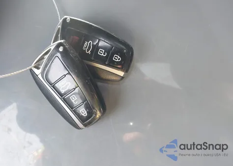 2015 Hyundai Genesis 3.8 z USA, uszkodzony, nr VIN KMHGN4JE7FU018462